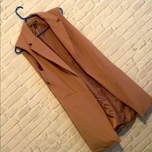 Sleeveless long blazer